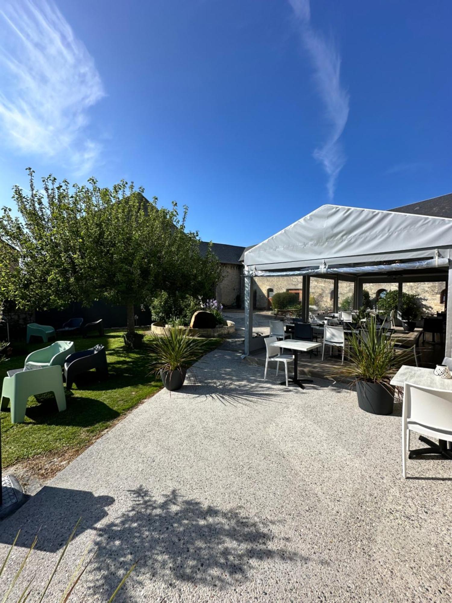 Hotel Restaurant Le Clos De L 'Ancien Pressoir Commes ภายนอก รูปภาพ
