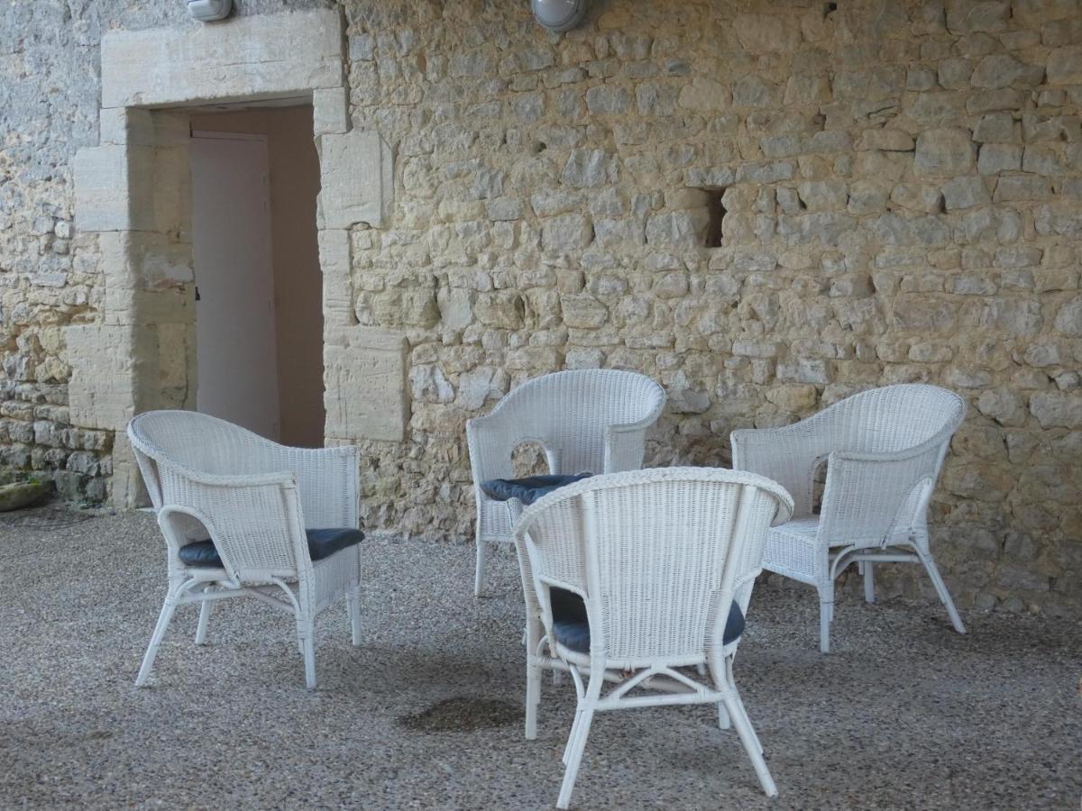 Hotel Restaurant Le Clos De L 'Ancien Pressoir Commes ภายนอก รูปภาพ